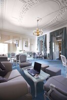 Sala de estar en el lobby