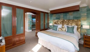 Suite, 1 Doppelbett, Nichtraucher | Schreibtisch, Verdunkelungsvorhänge, Bügeleisen/Bügelbrett, Babybetten