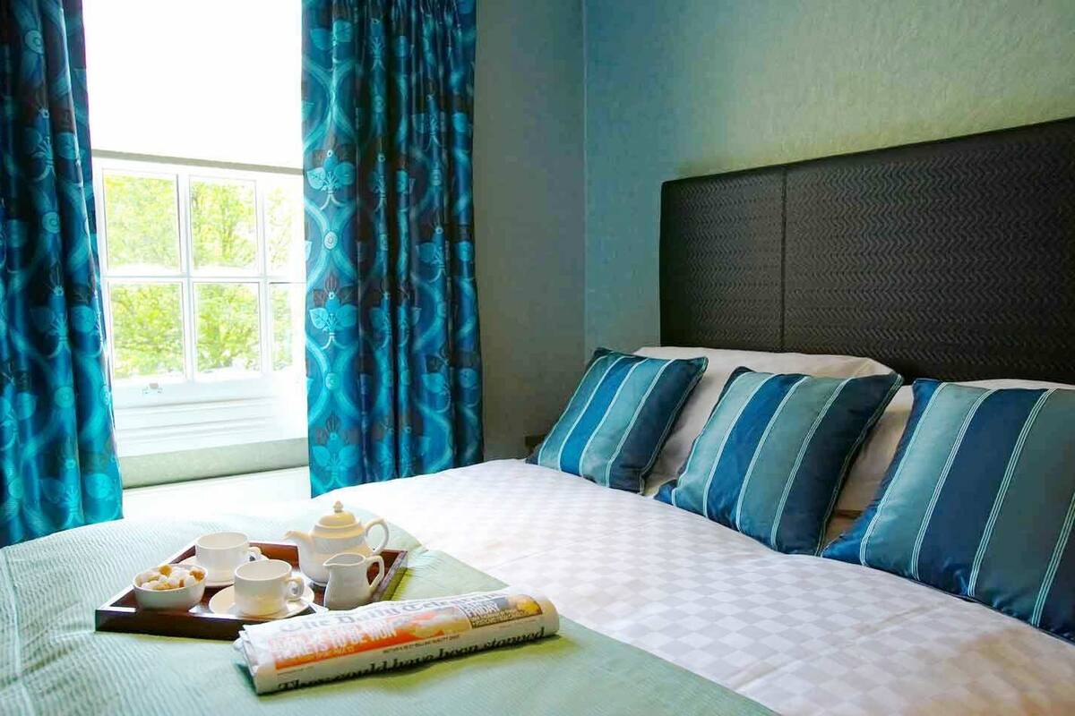 Economy Double Room | Individually decorated, individually furnished, desk, laptop workspace