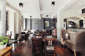 Daily English breakfast for a fee - Kings Hotel (High Wycombe)