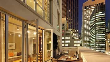 Premium Suite, 1 King Bed with Sofa bed, City View | Individually furnished, laptop workspace, iron/ironing board, free WiFi