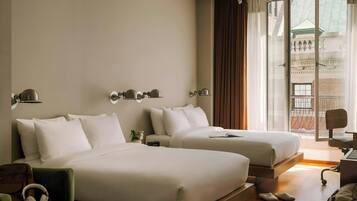 Con arredamento individuale, postazione laptop, ferro/asse da stiro