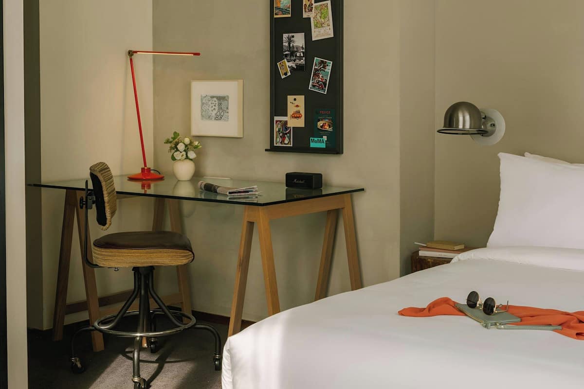 Room, 1 King Bed | Individually furnished, laptop workspace, iron/ironing board