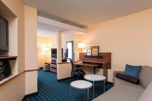 Living area - Fairfield Inn and Suites By Marriott St Charles (St. Charles)