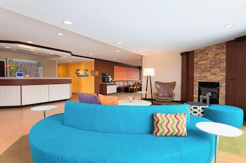 Fairfield Inn and Suites By Marriott St Charles