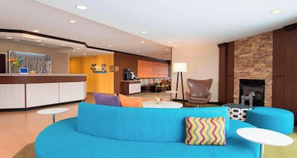 Fairfield Inn and Suites By Marriott St Charles