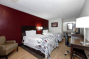 Habitación Deluxe, 2 camas de matrimonio, no fumadores | Escritorio, cortinas opacas, tabla de planchar con plancha y wifi gratis