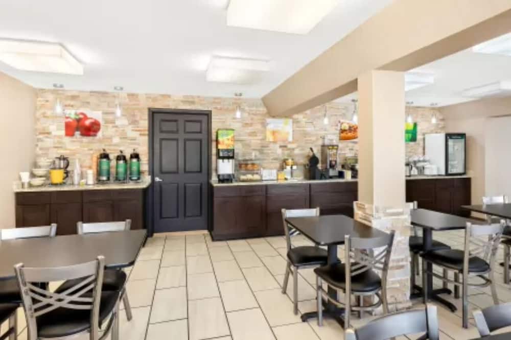 Quality Inn Middleburg Heights near Cleveland Airport
