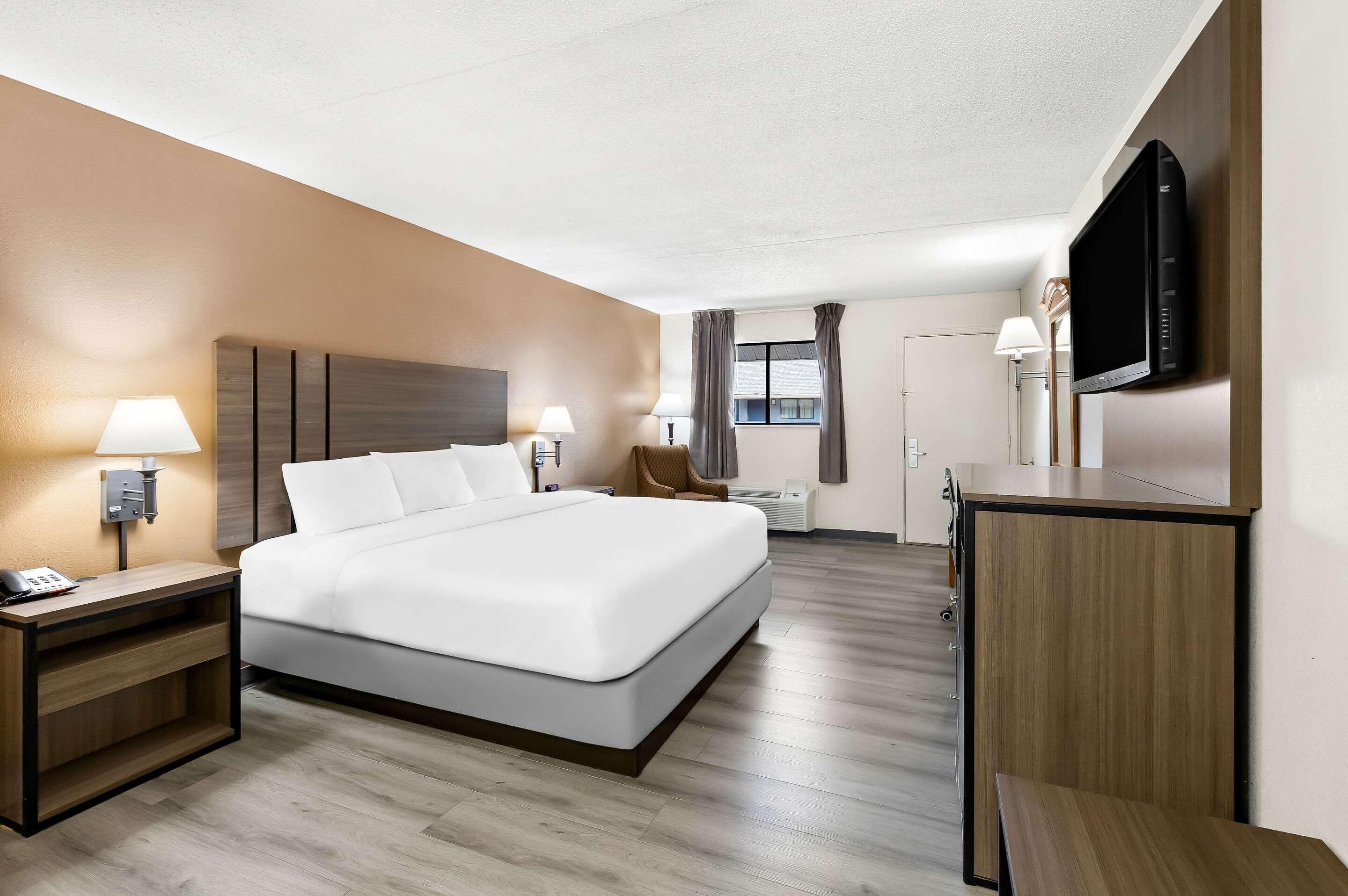 Hochwertige Bettwaren, Pillowtop-Betten, Schreibtisch