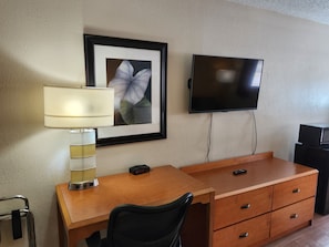 Standard Room, 2 Double Beds, Non Smoking | In-room dining