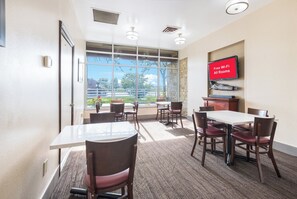Lobby sitting area - Red Roof Inn Columbus - Grove City (Grove City)
