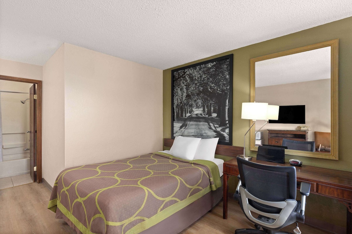 Double Room, 1 Double Bed | Iron/ironing board, cribs (surcharge), rollaway beds (surcharge)