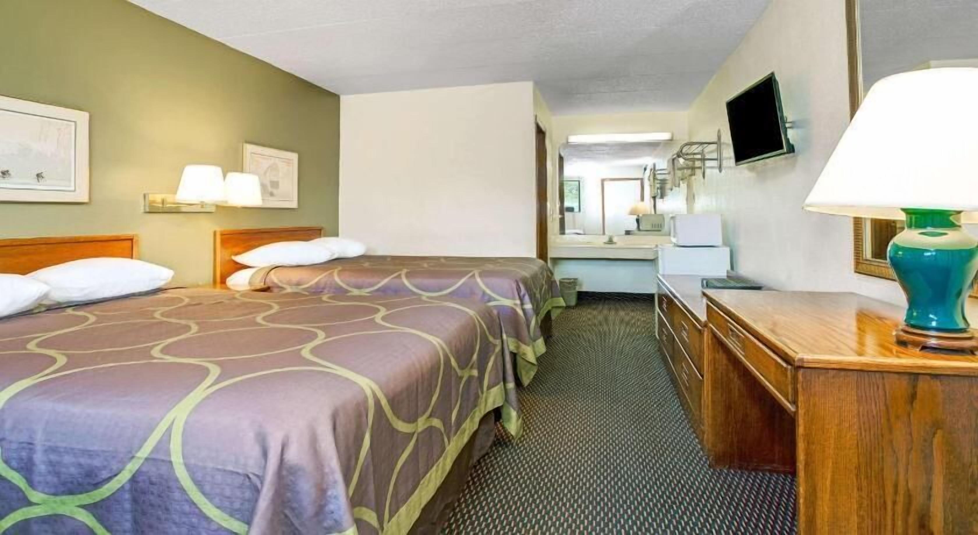 熨斗/熨衣板、婴儿床、折叠床/加床（额外收费）、免费 WiFi