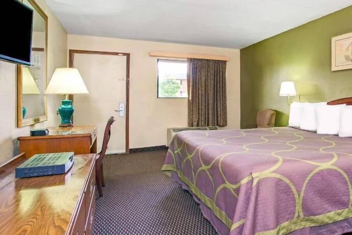 Tabla de planchar con plancha, cunas, camas extra y wifi gratis