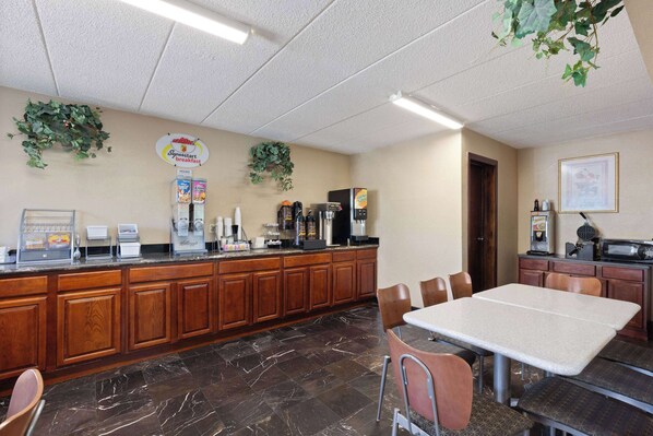 Free daily continental breakfast 