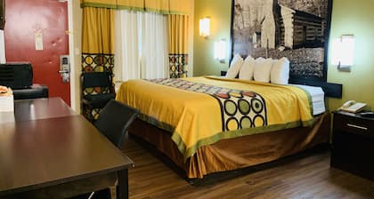 Super 8 by Wyndham Cincinnati/Springdale OH