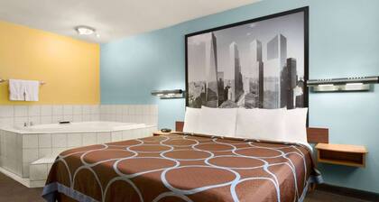 Super 8 by Wyndham Findlay