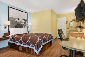 Room, 1 Queen Bed, Non Smoking | Desk, blackout drapes, free WiFi
