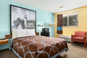 Desk, blackout drapes, free WiFi - Super 8 by Wyndham Findlay (Findlay)
