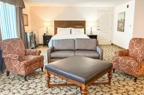 Room (Parlor) | Desk, laptop workspace, iron/ironing board, free cribs/infant beds - Hilton Garden Inn Gilroy (Gilroy)