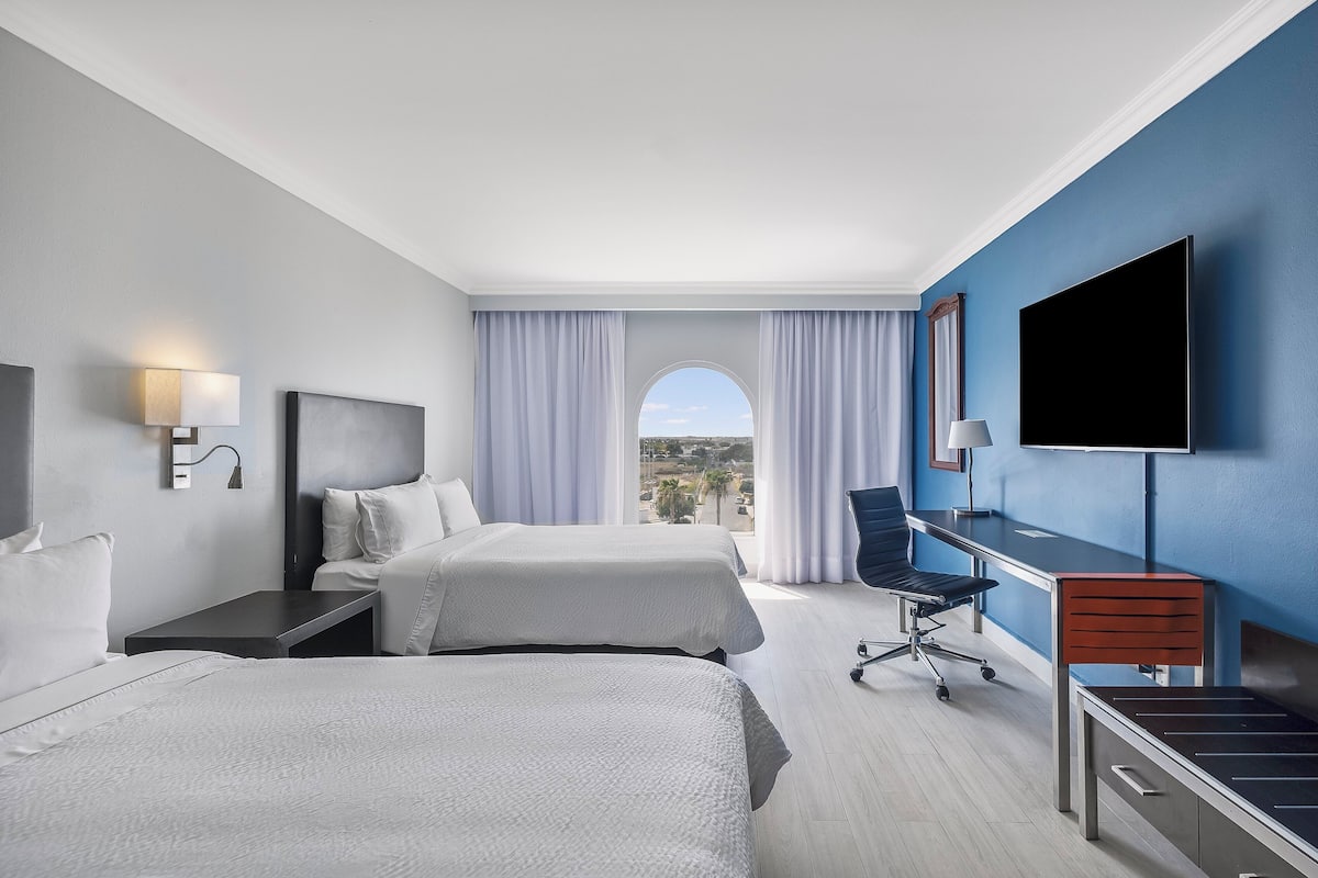 Superior Double Room | In-room safe, desk, blackout drapes, soundproofing