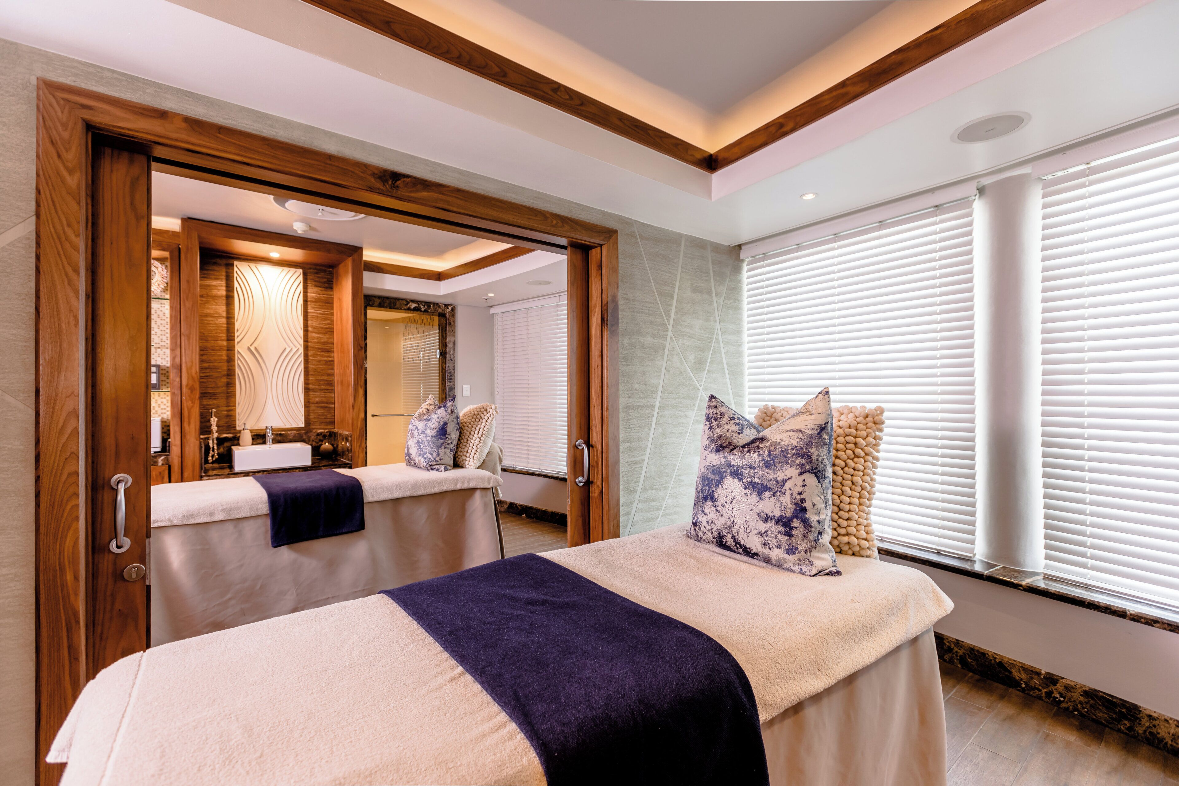 Espace de soins pour les couples, bain à remous, hammam, soins corporels