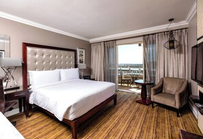 Classic Room, 1 King Bed, Balcony | Egyptian cotton sheets, premium bedding, pillowtop beds - InterContinental Johannesburg O.R Tambo Airport by IHG (Kempton Park)