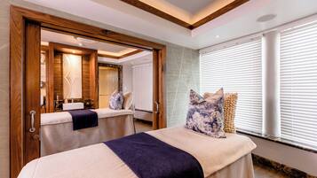 Parihoitohuone(ita), poreallas, höyrysauna, vartalohoitoja