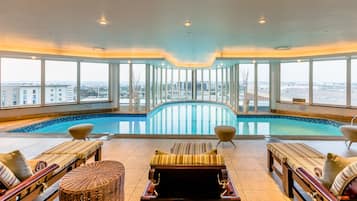 Indoor pool, sun loungers