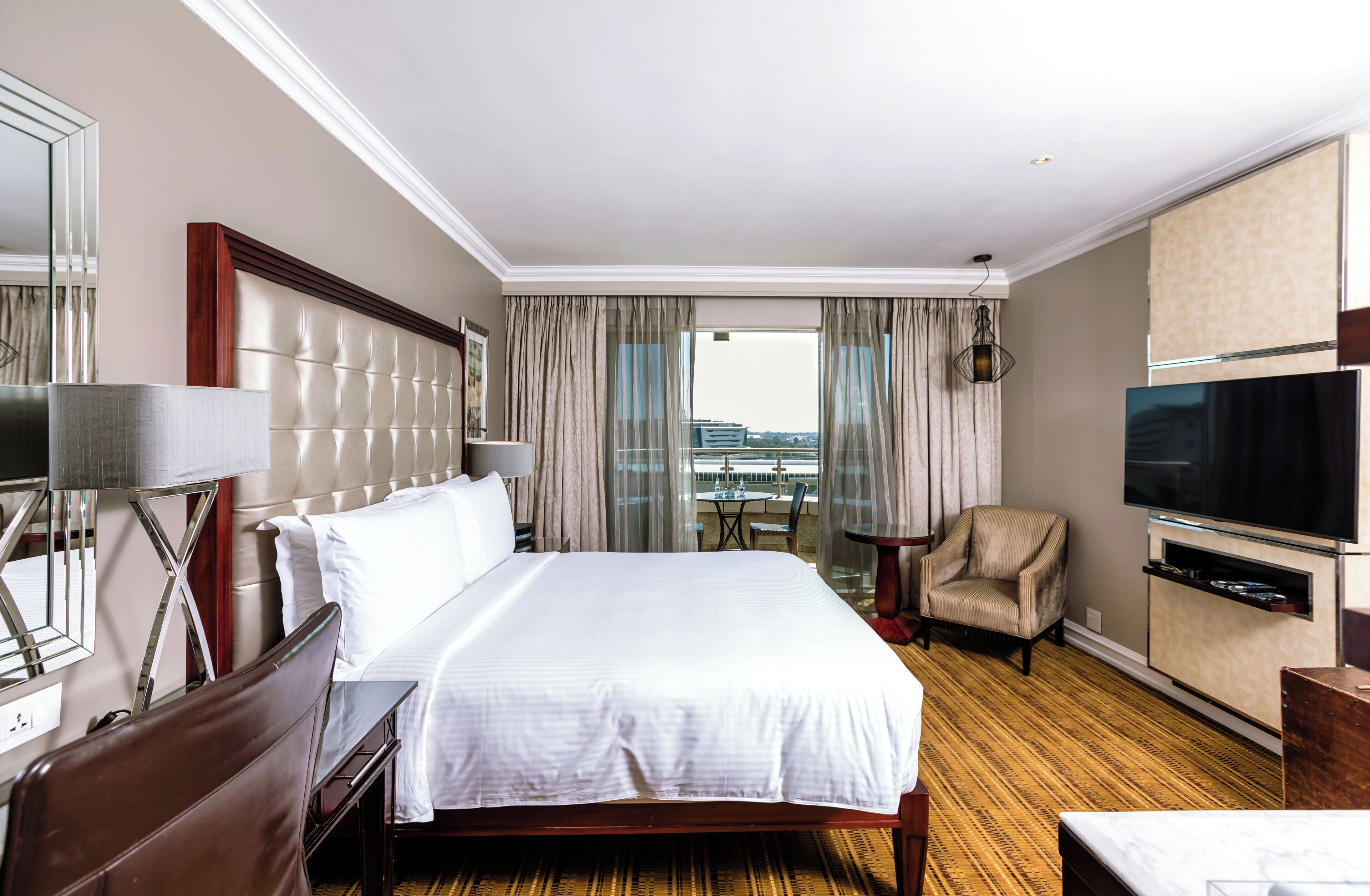 Classic Room, 1 King Bed, Balcony
