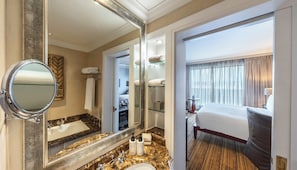 Badewanne und Dusche (separat), Komfortbadewanne