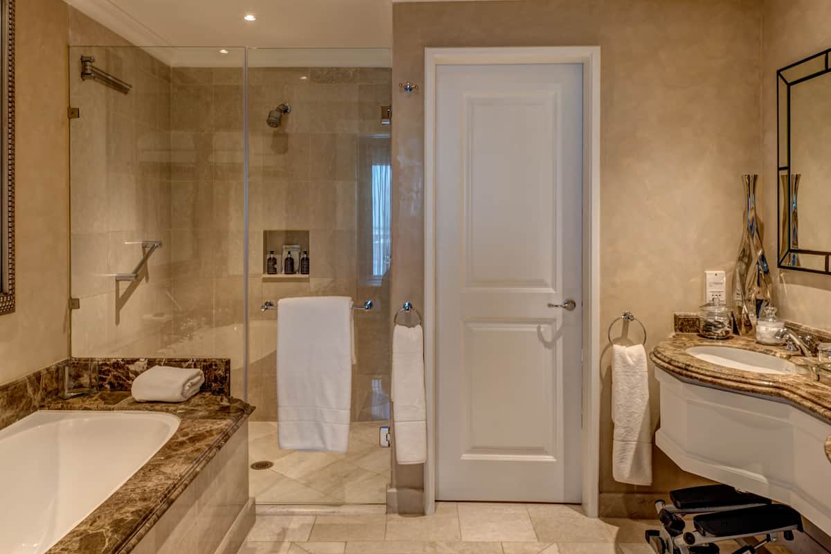 presidential suite, 1 single bed | room amenity