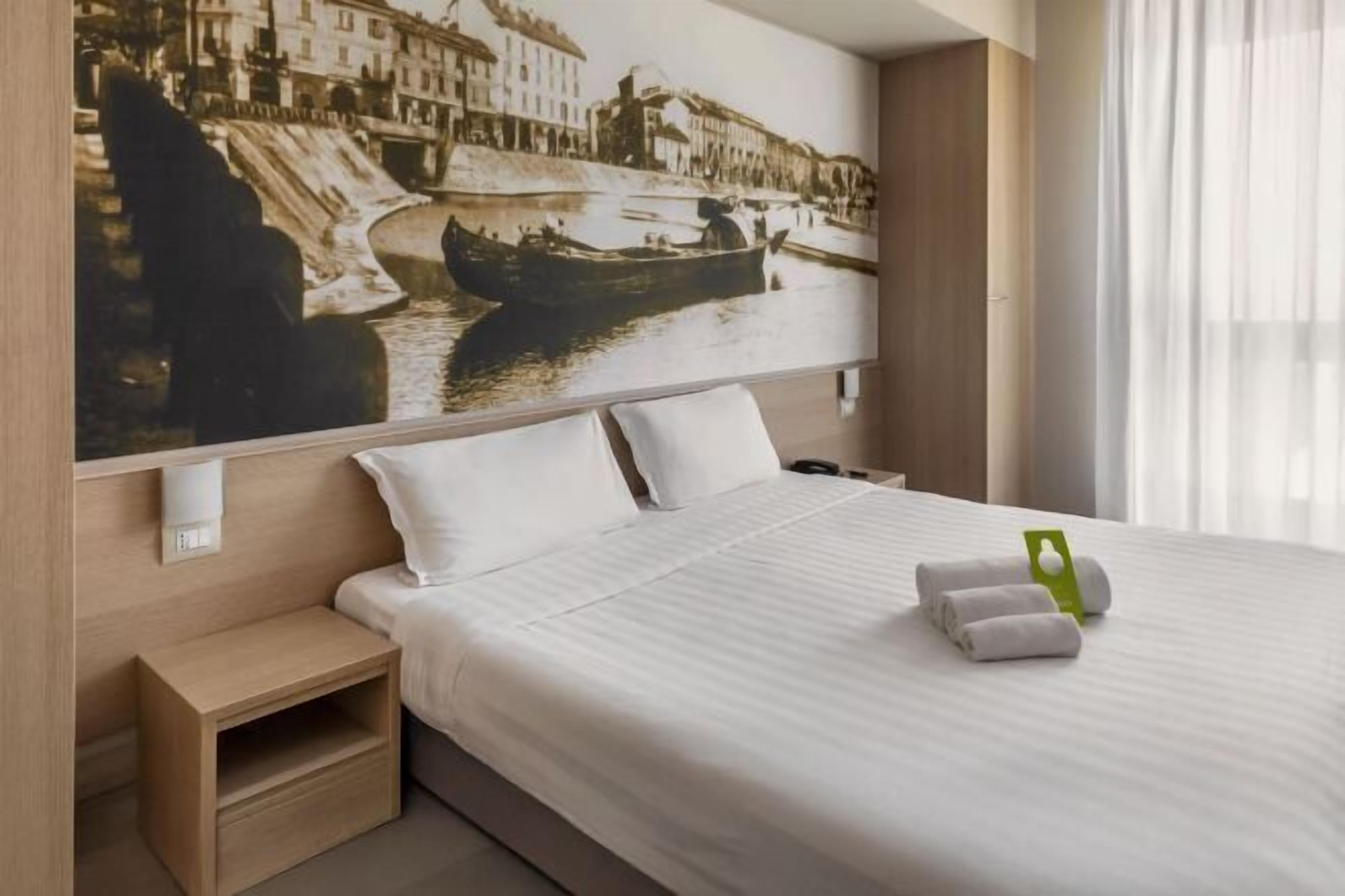 Down comforters, minibar, in-room safe, desk