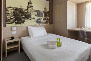 Comfort Single Room | Down comforters, minibar, in-room safe, desk - B&B Hotel Milano Portello (Milan)