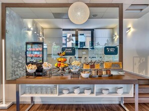 Dagelijks ontbijtbuffet (EUR 12 per persoon)