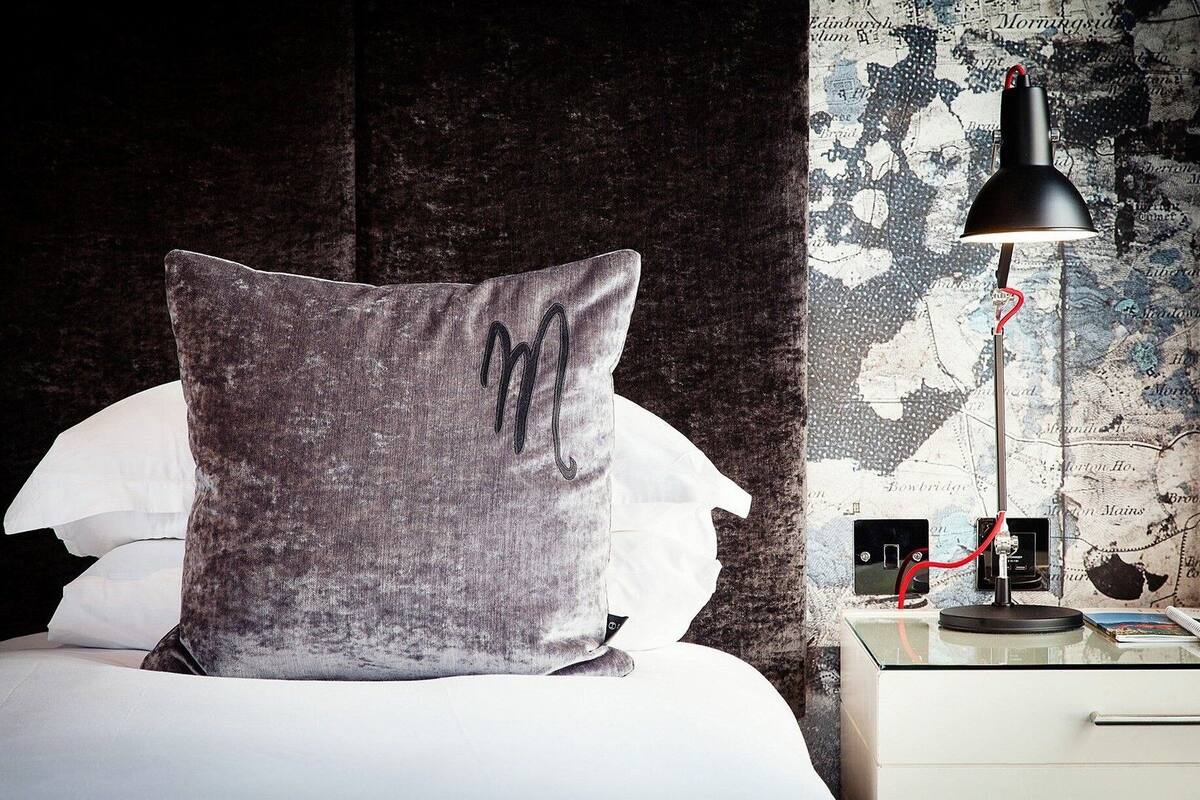 Standard Twin Room | Blackout drapes, iron/ironing board, WiFi (free), alarm clocks