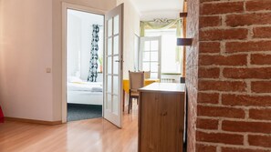 Hypo-allergenic bedding, individually decorated, individually furnished - Old Town Apartments (Warsaw)
