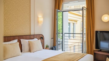Habitación doble superior | Caja de seguridad en la habitación y escritorio