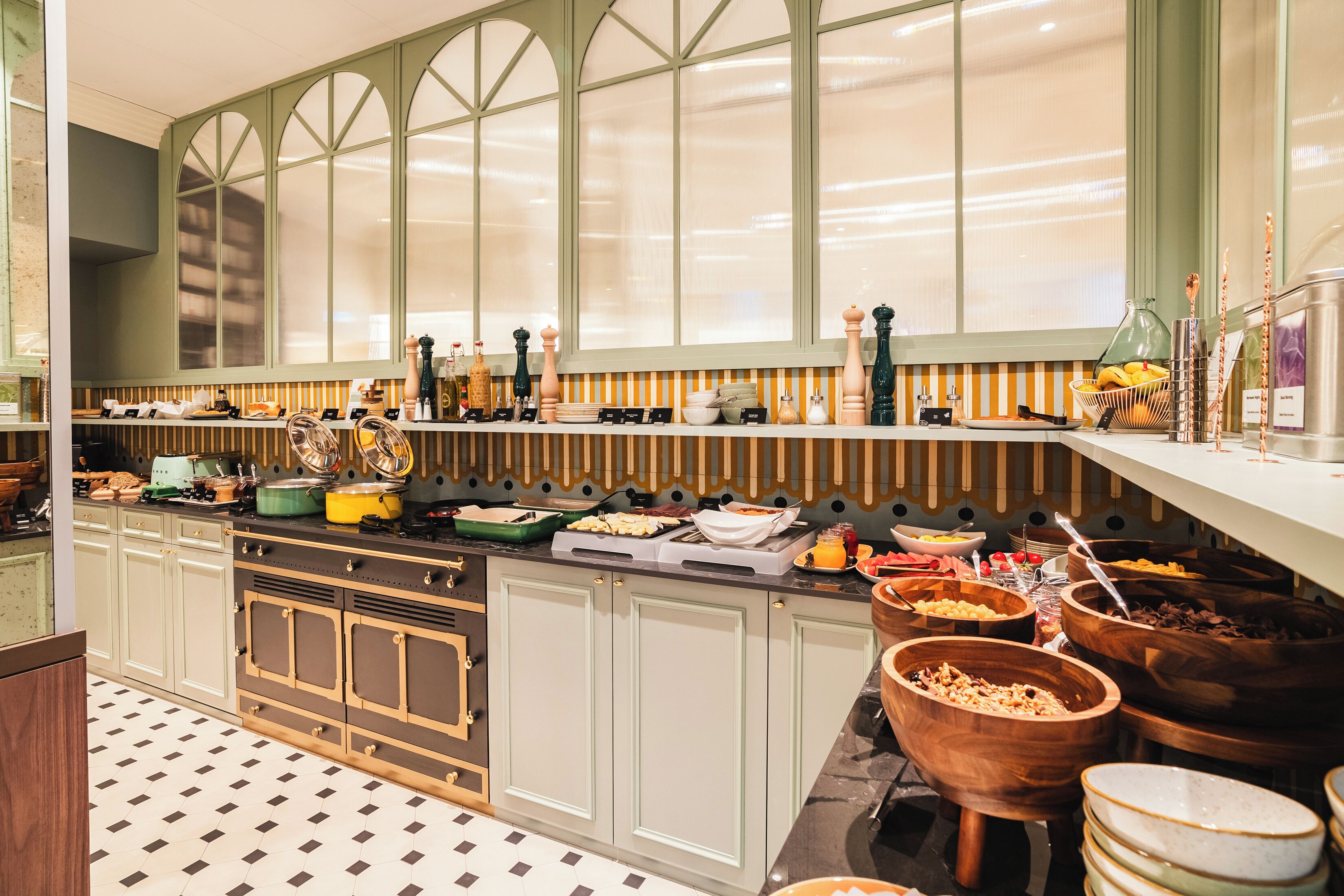 Café da manhã com buffet todos os dias mediante uma taxa