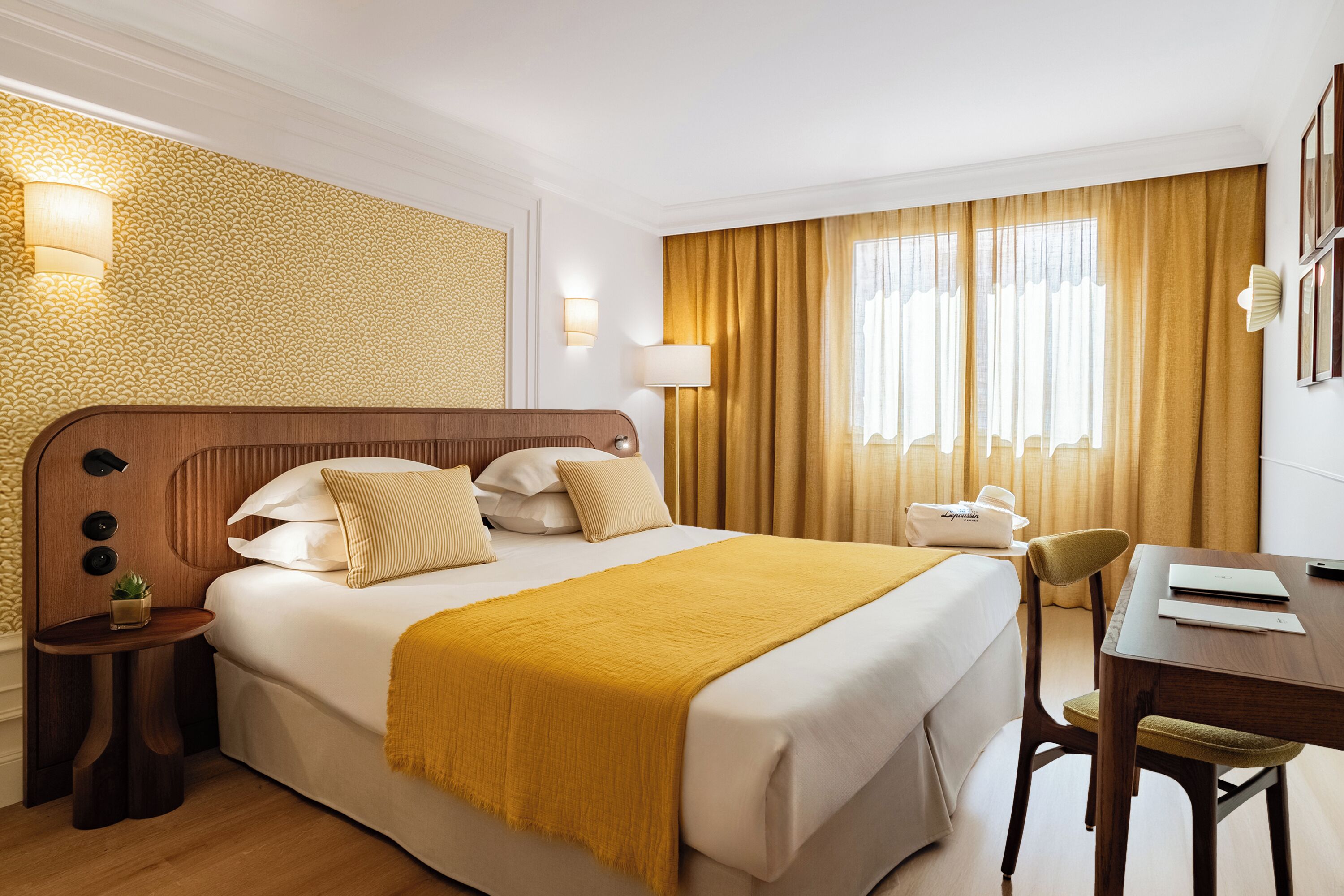 Classic Double Room | In-room safe, desk, blackout drapes, soundproofing