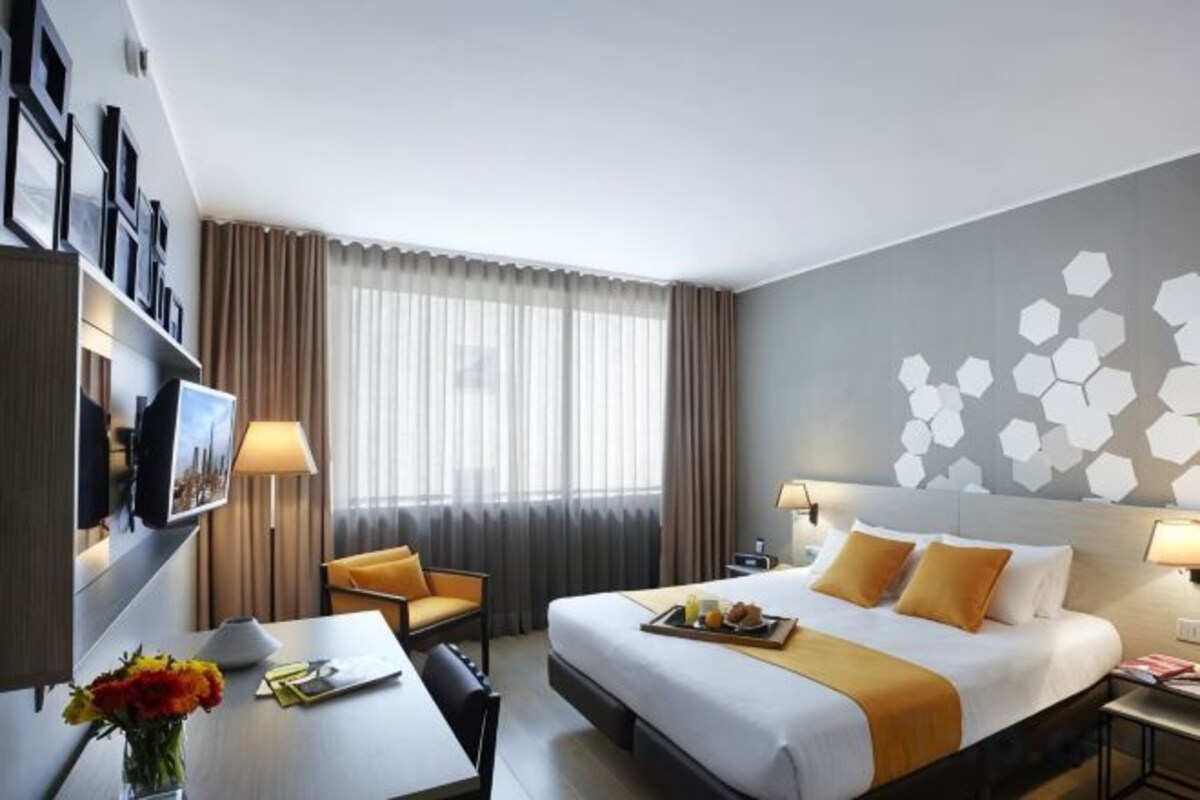 In-room safe, desk, laptop workspace, soundproofing