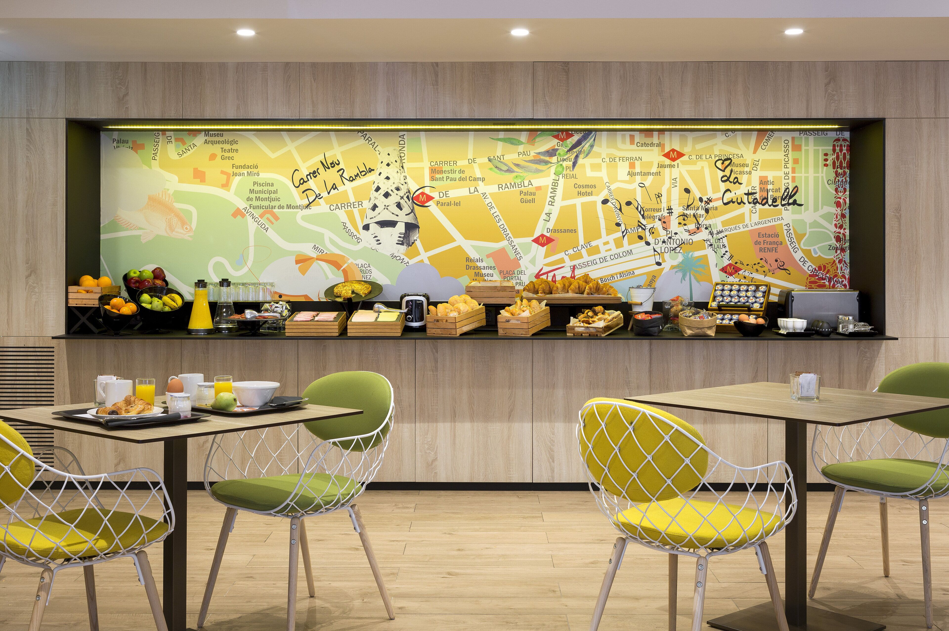 Se ofrece un desayuno continental (15 EUR por persona)