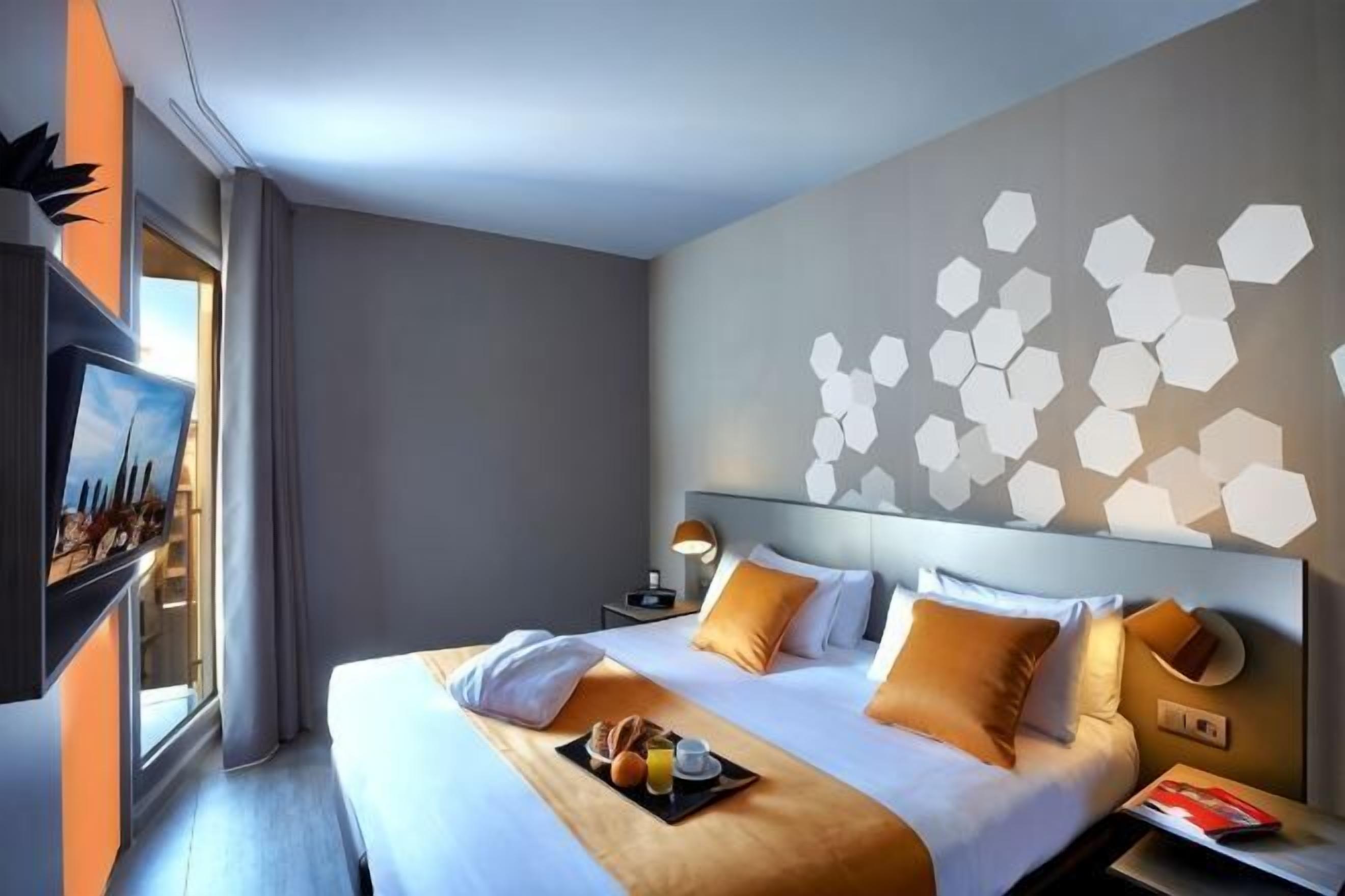 In-room safe, desk, laptop workspace, soundproofing