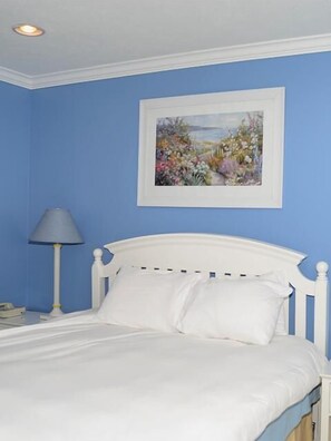 Deluxe Condo, 1 Bedroom, Bay View - Beach Condominium Hotel (Traverse City)
