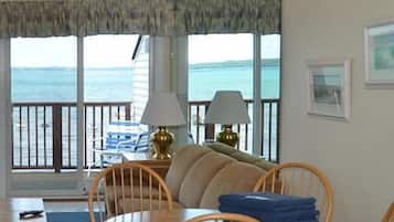 1 bedroom, individually decorated, iron/ironing board, free WiFi