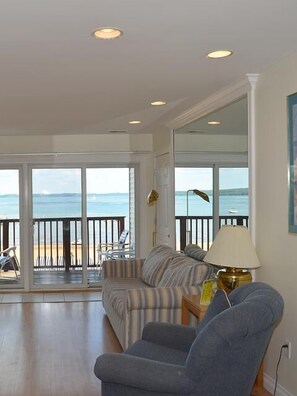 Deluxe Condo, 1 Bedroom, Bay View - Beach Condominium Hotel (Traverse City)