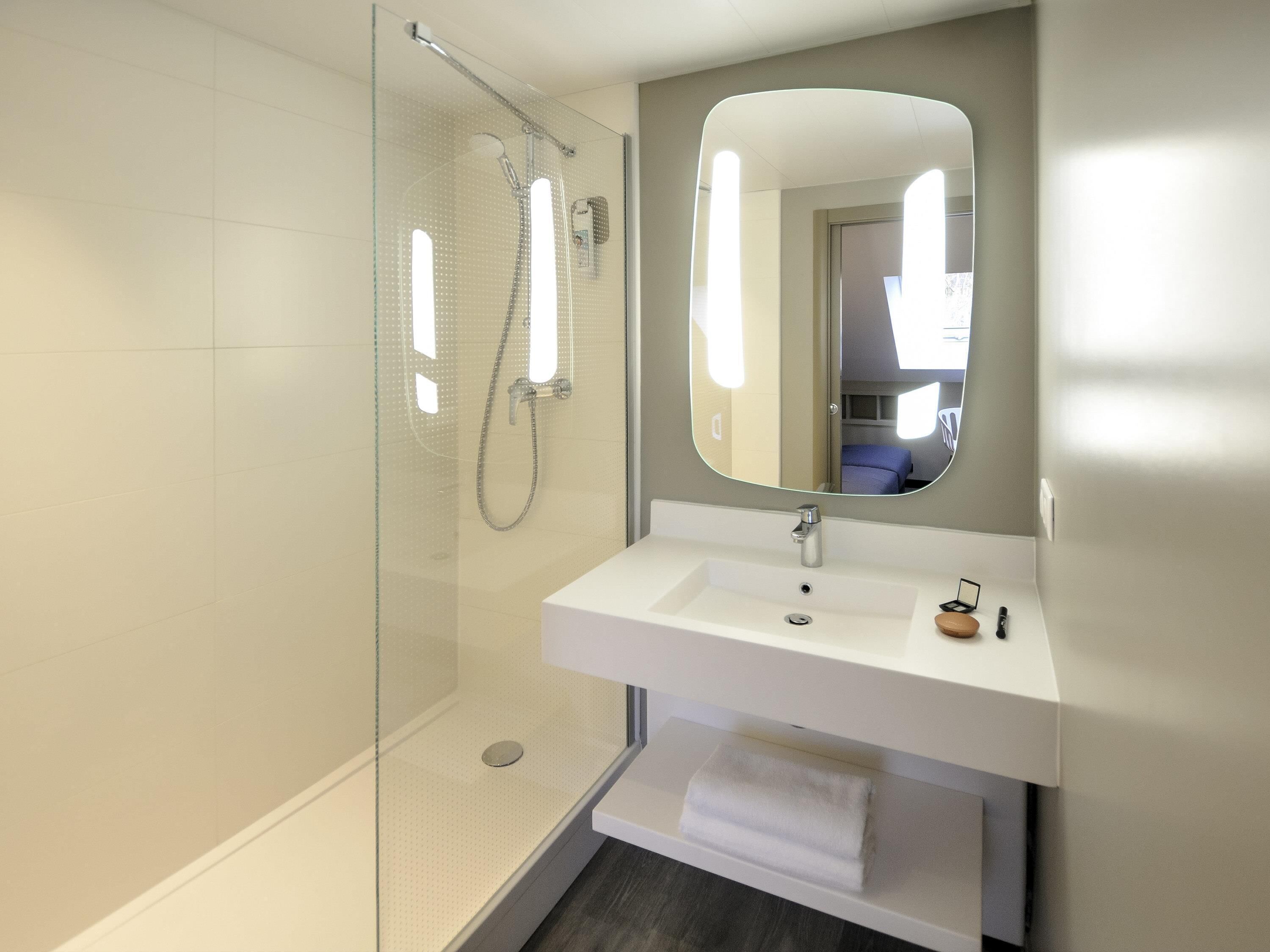 family room, 2 double beds | premium bedding, blackout curtains, soundproofing, iron/ironing board