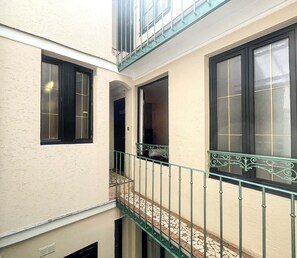 1 bedroom, desk, free WiFi, bed sheets