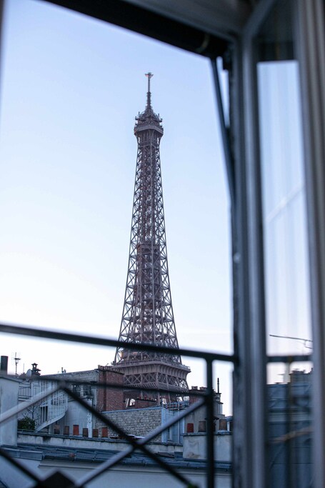 Eiffel Rive Gauche - Image 1