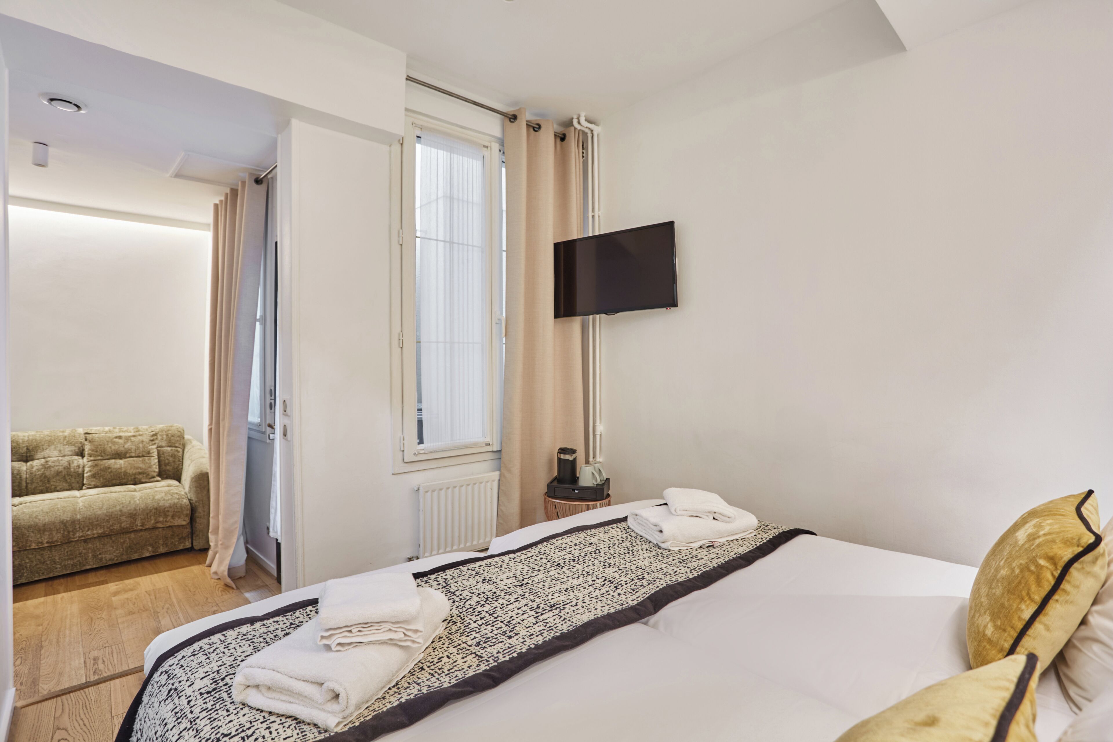 Bureau, Wi-Fi gratuit, draps fournis
